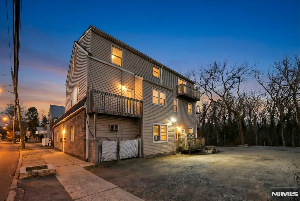 main property photo 40