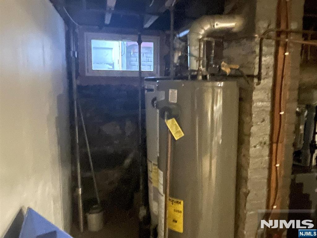 main property photo 30