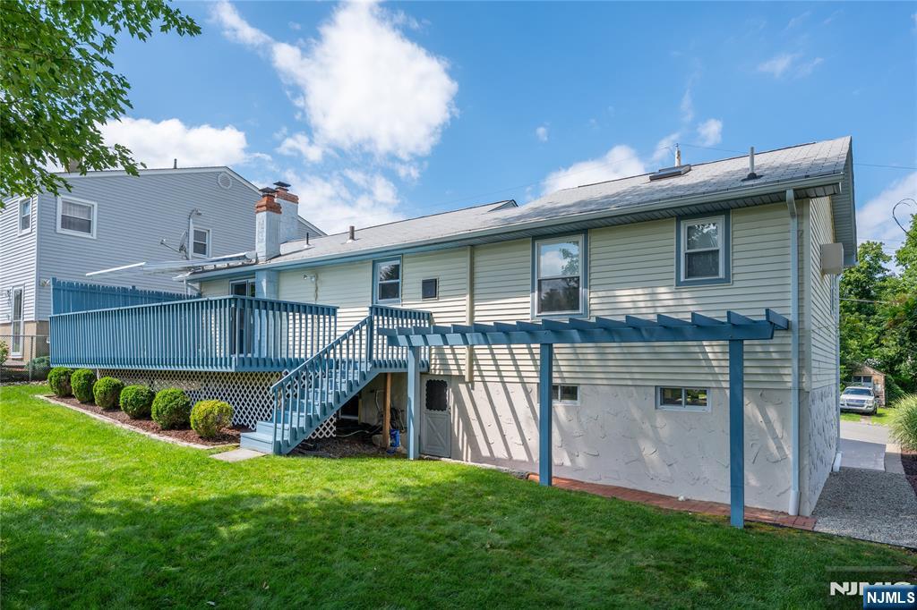 main property photo 5