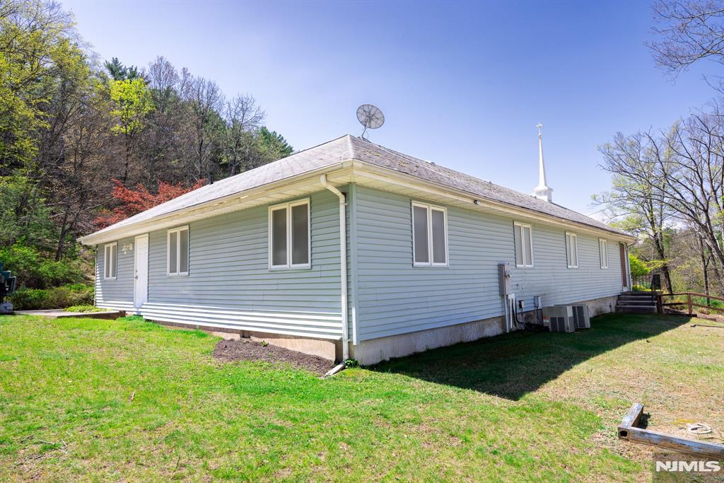 main property photo 23