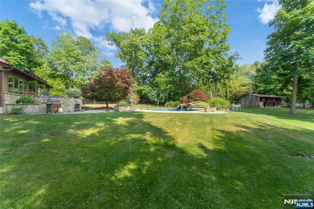 main property photo 45
