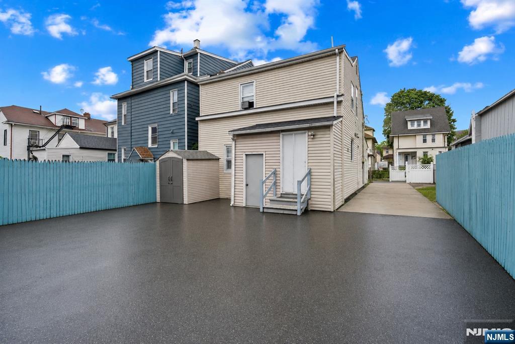 main property photo 20