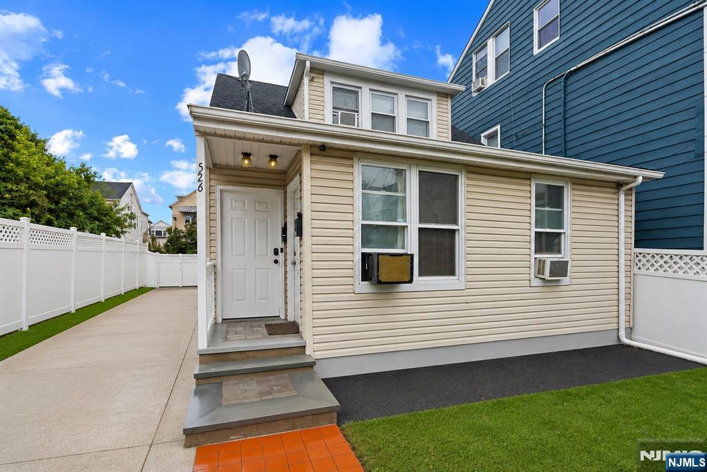 main property photo 21