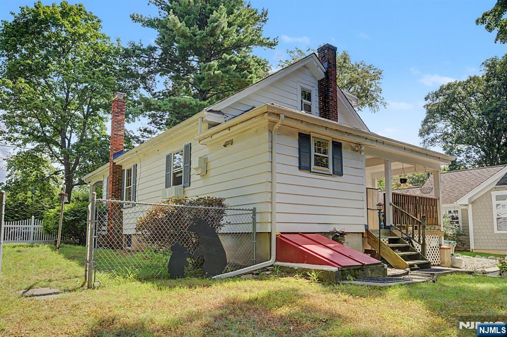 main property photo 23