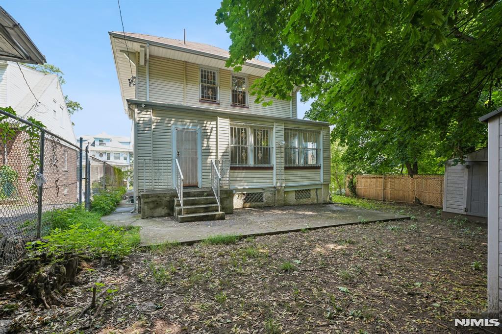 main property photo 13