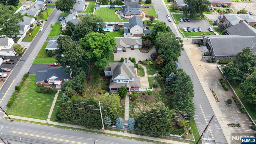 main property photo 44