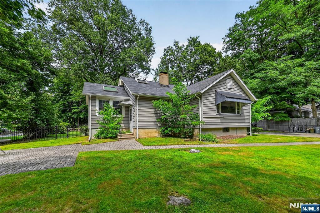 main property photo 7