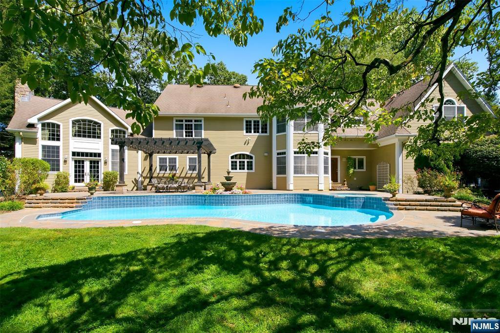 main property photo 5
