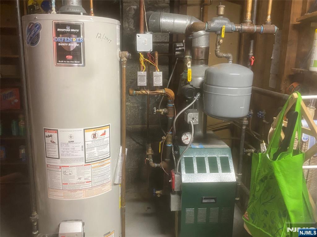 main property photo 28