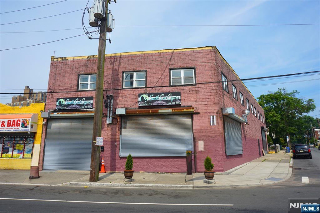 main property photo 28