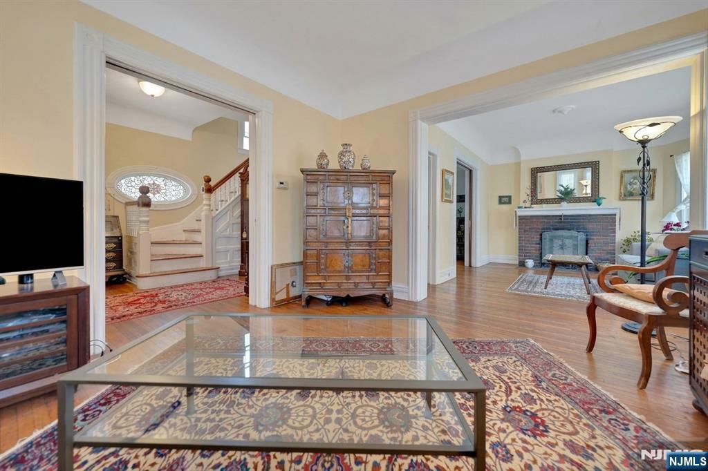 main property photo 28