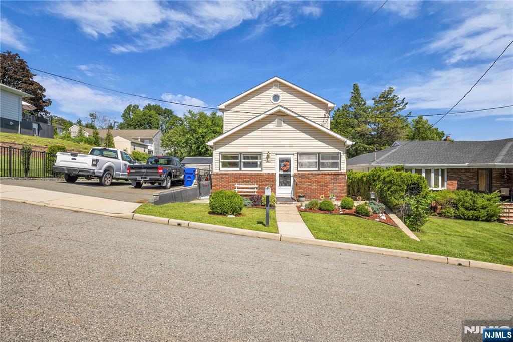 main property photo 2