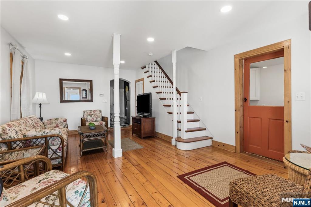 main property photo 14