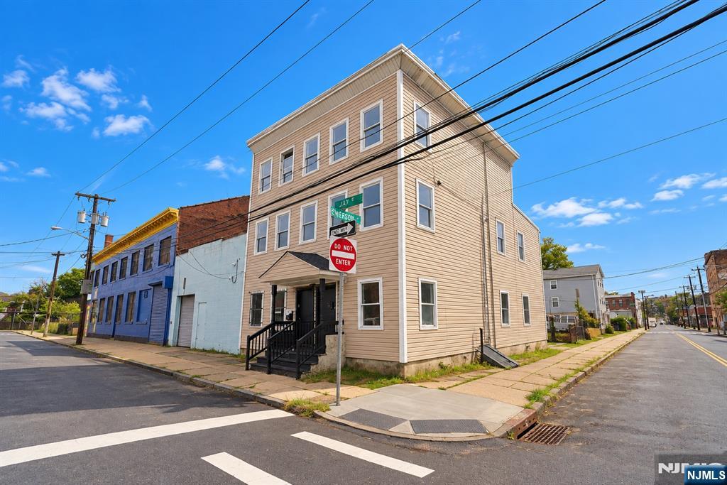 main property photo 27