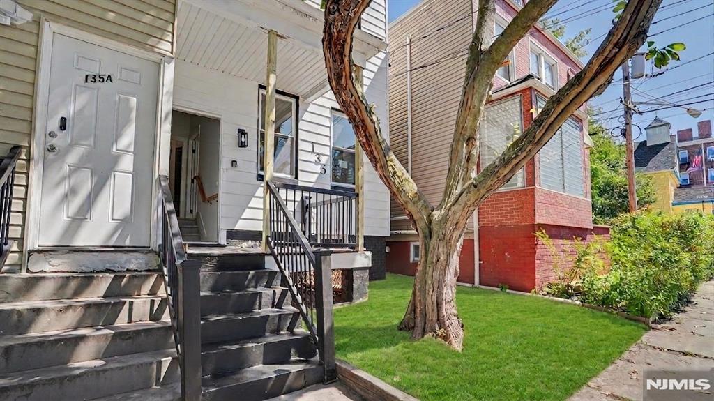 main property photo 31