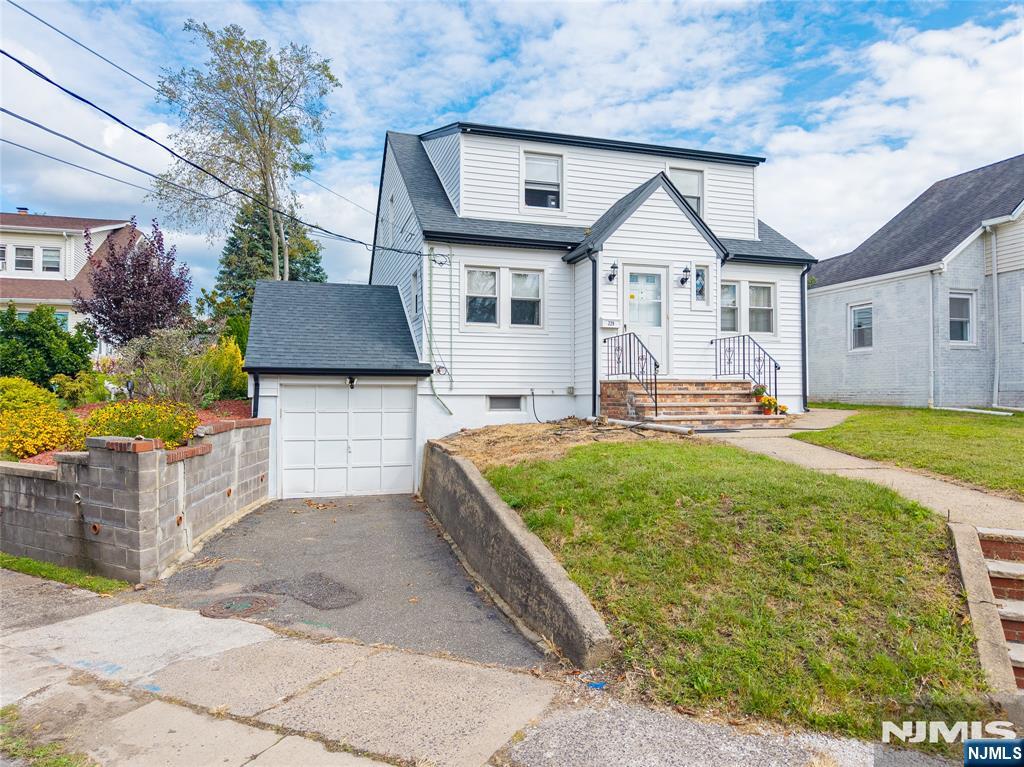 main property photo 16