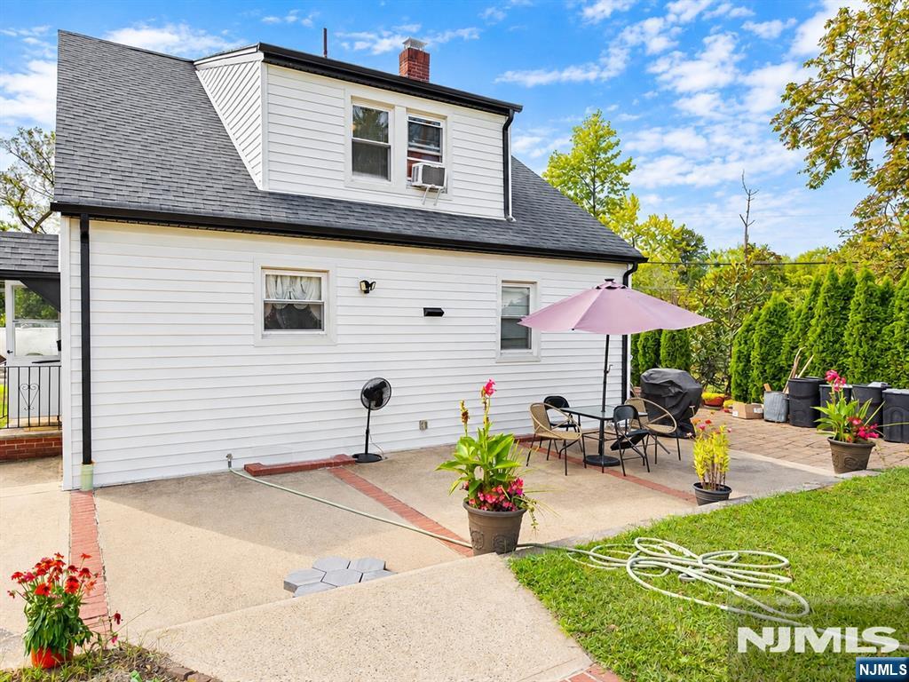 main property photo 40