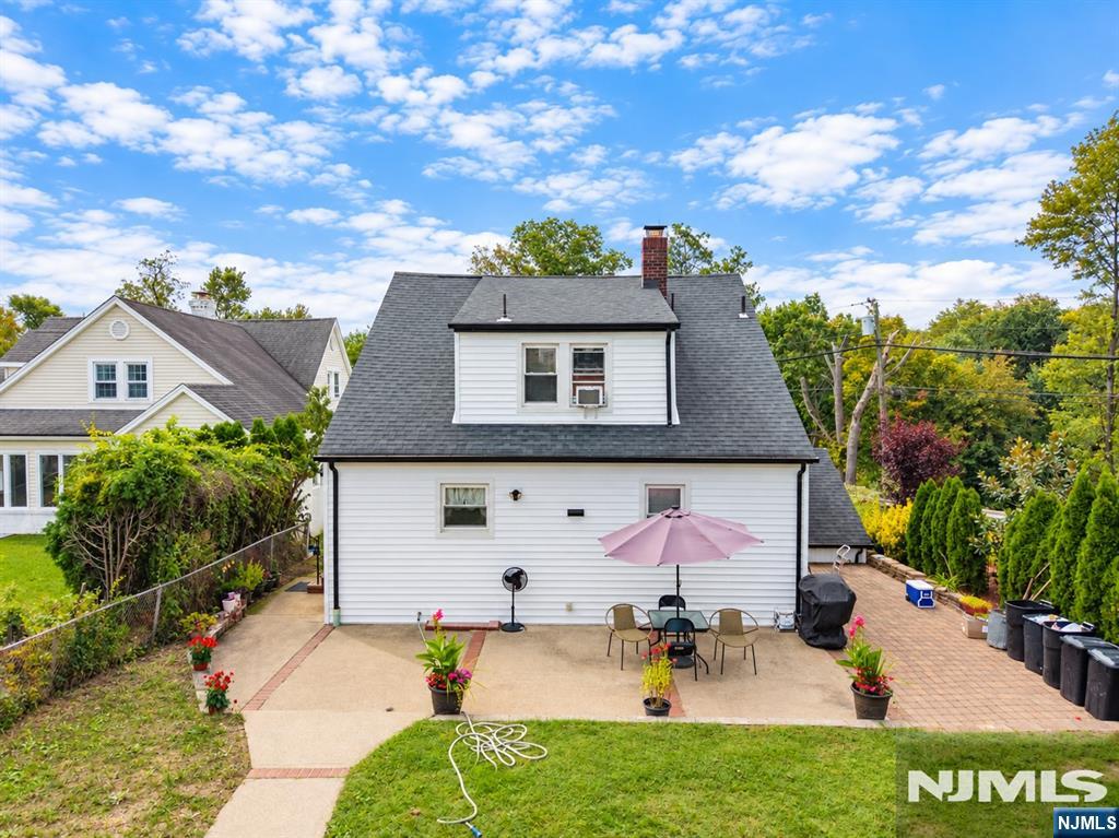 main property photo 41