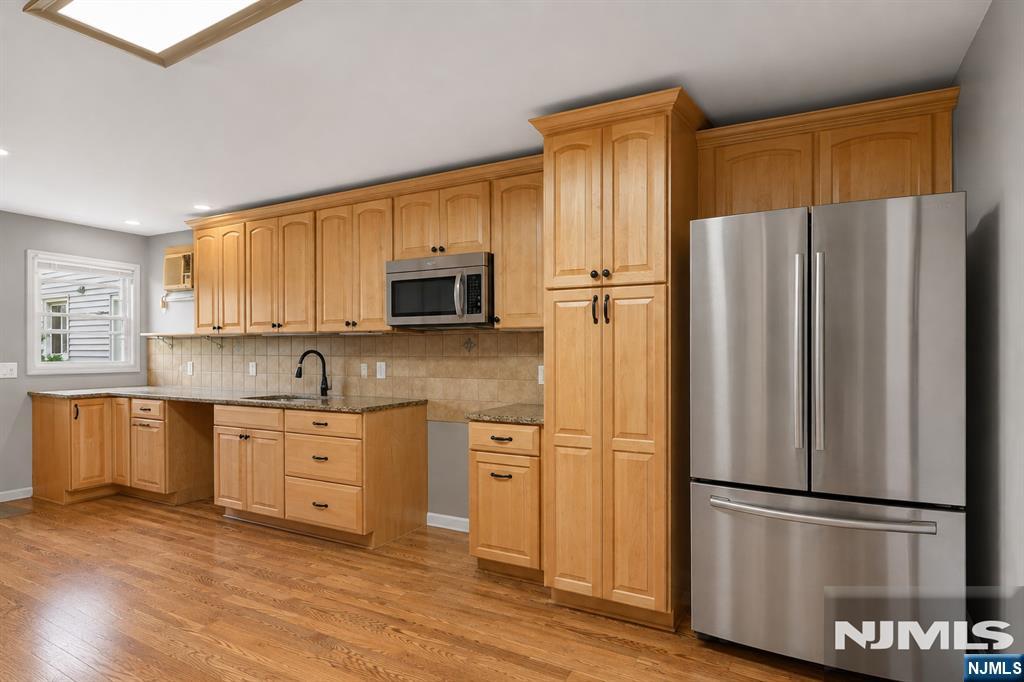 main property photo 7