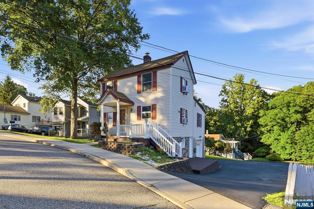 main property photo 7