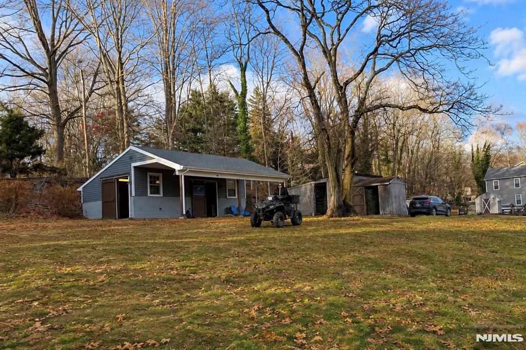 main property photo 15