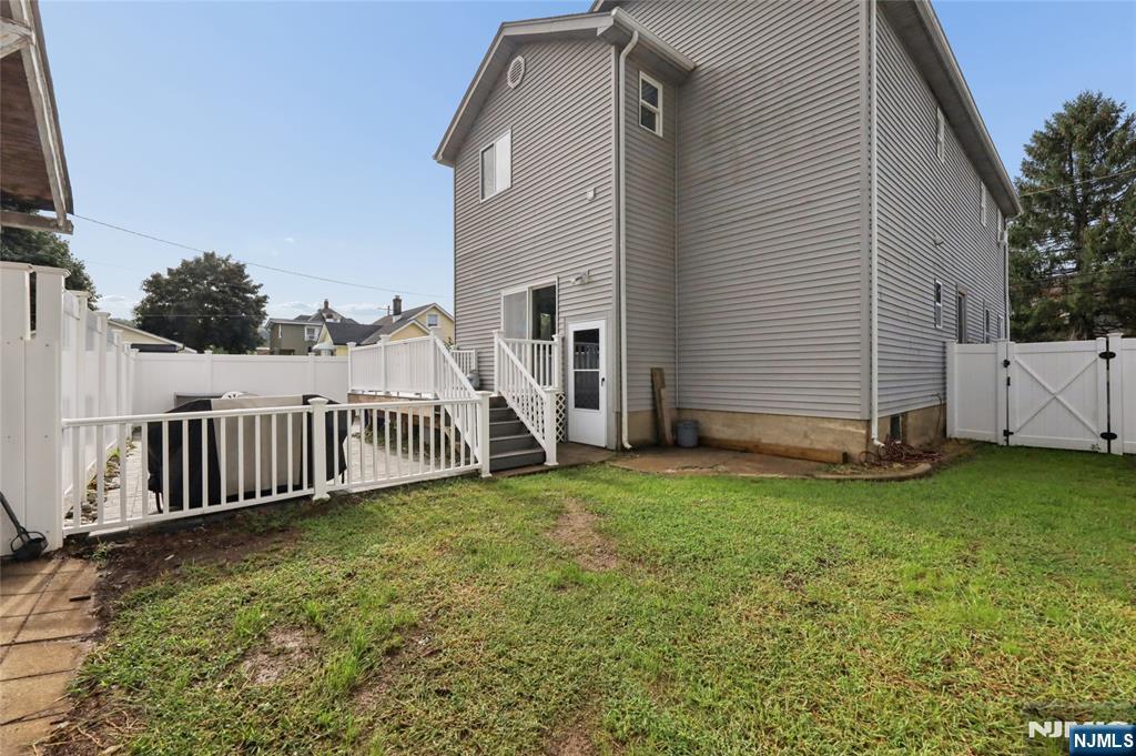 main property photo 23