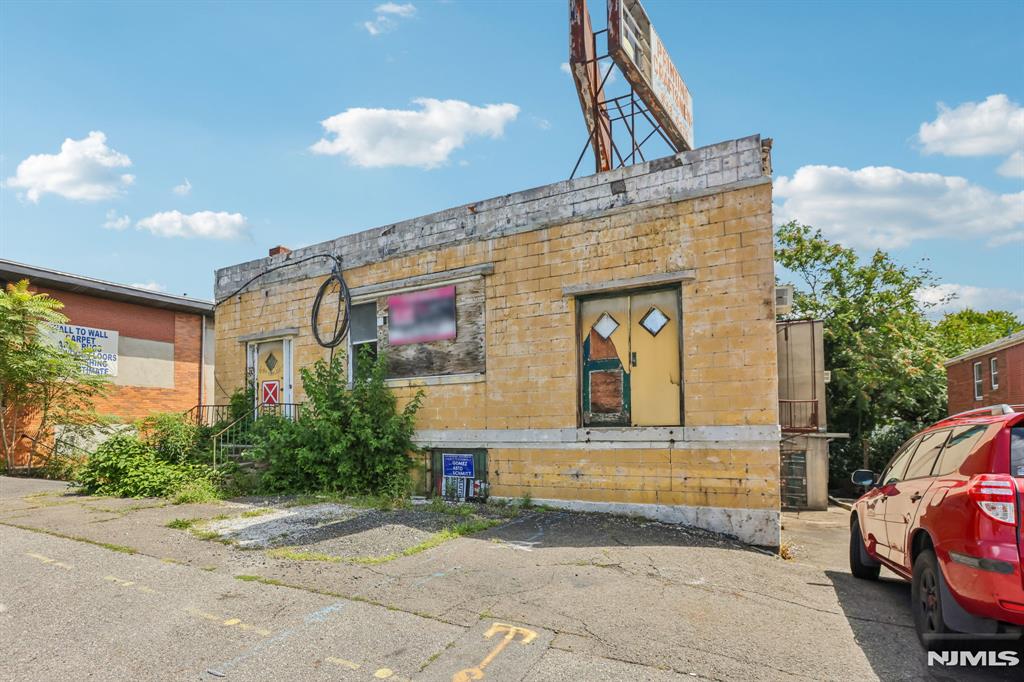 main property photo 3