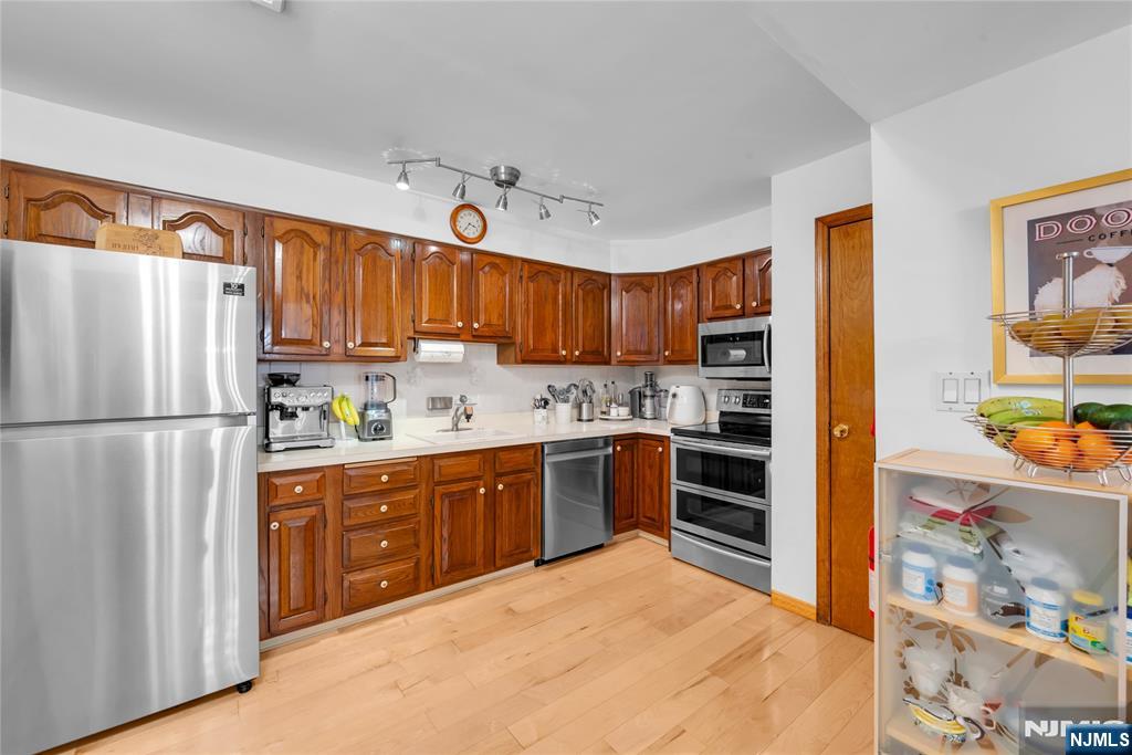 main property photo 0