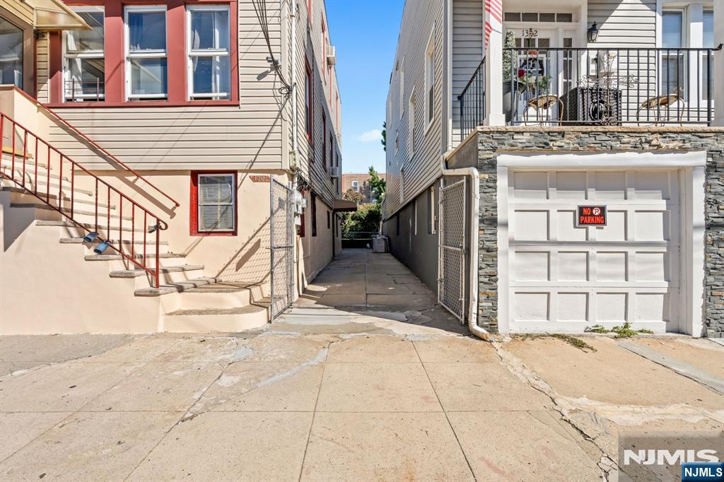 main property photo 41