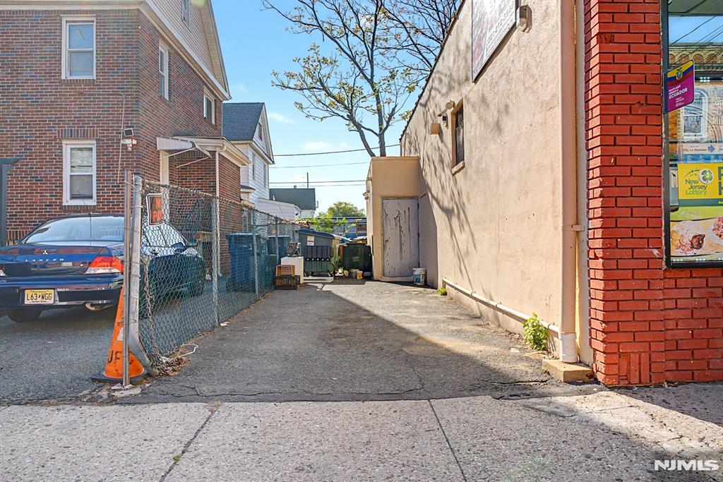 main property photo 5
