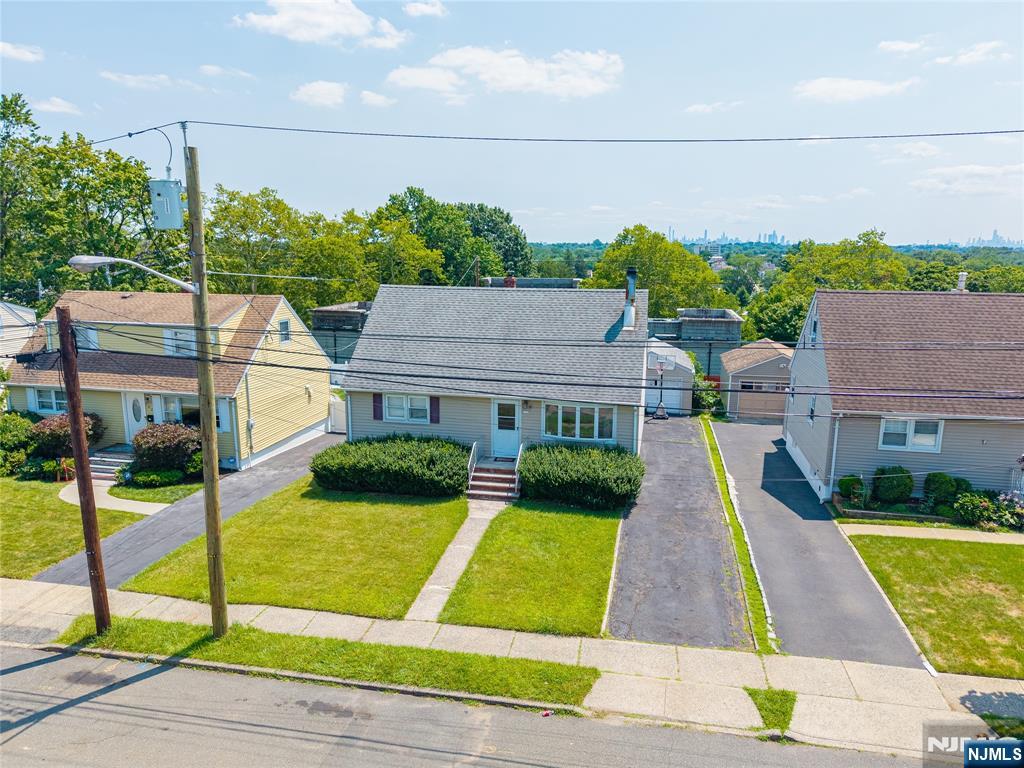 main property photo 29