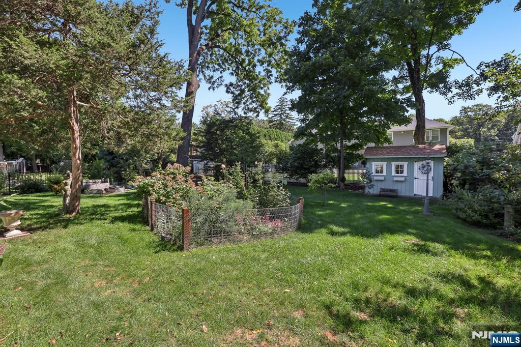 main property photo 41