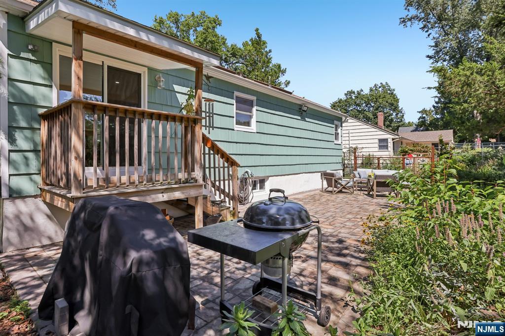 main property photo 45