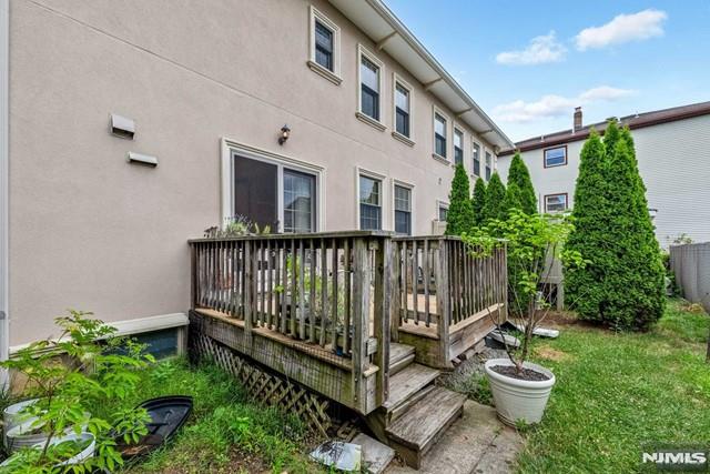 main property photo 28
