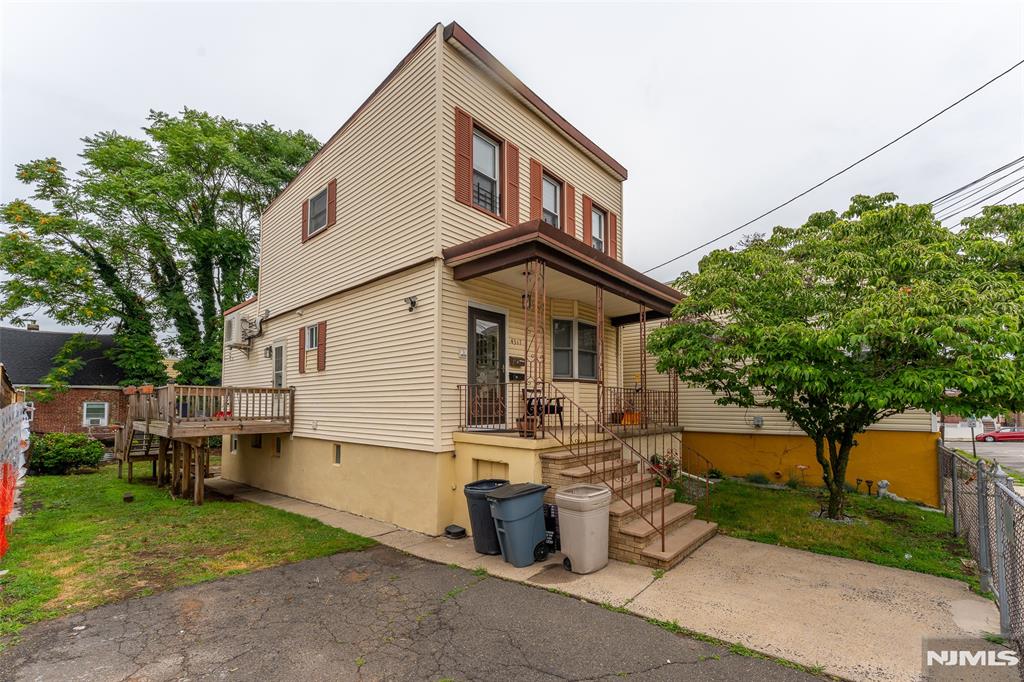 main property photo 9