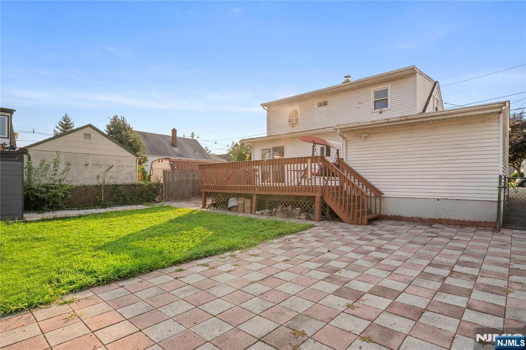 main property photo 19