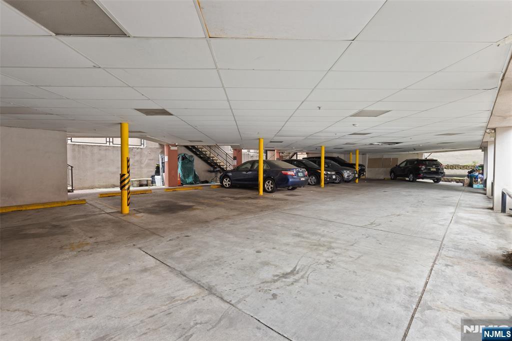 main property photo 16