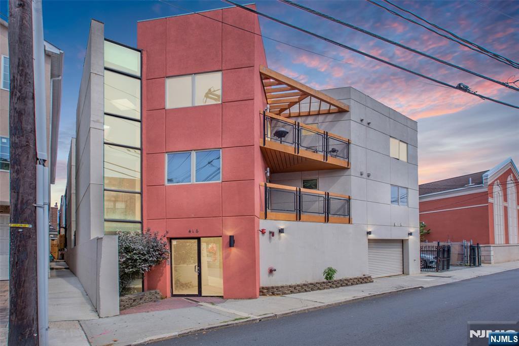 main property photo 19