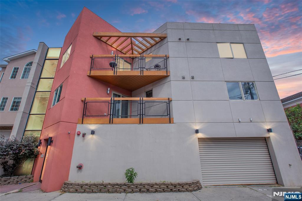 main property photo 20