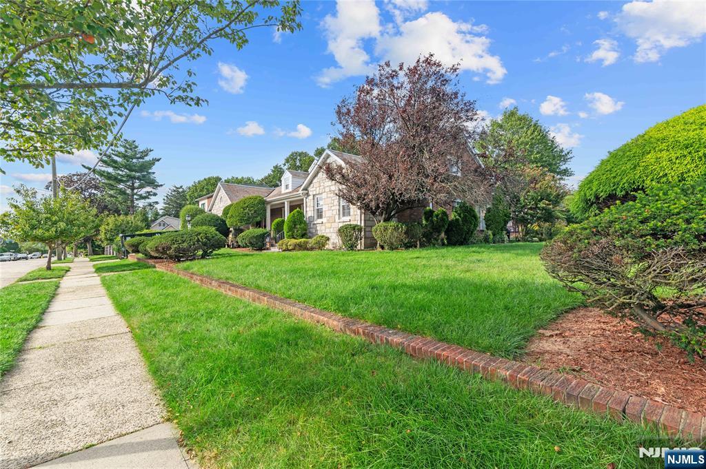 main property photo 23