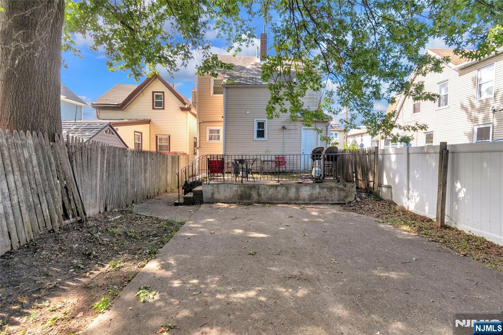 main property photo 18