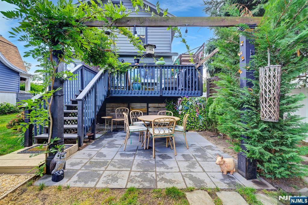 main property photo 33