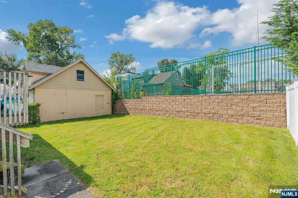 main property photo 33