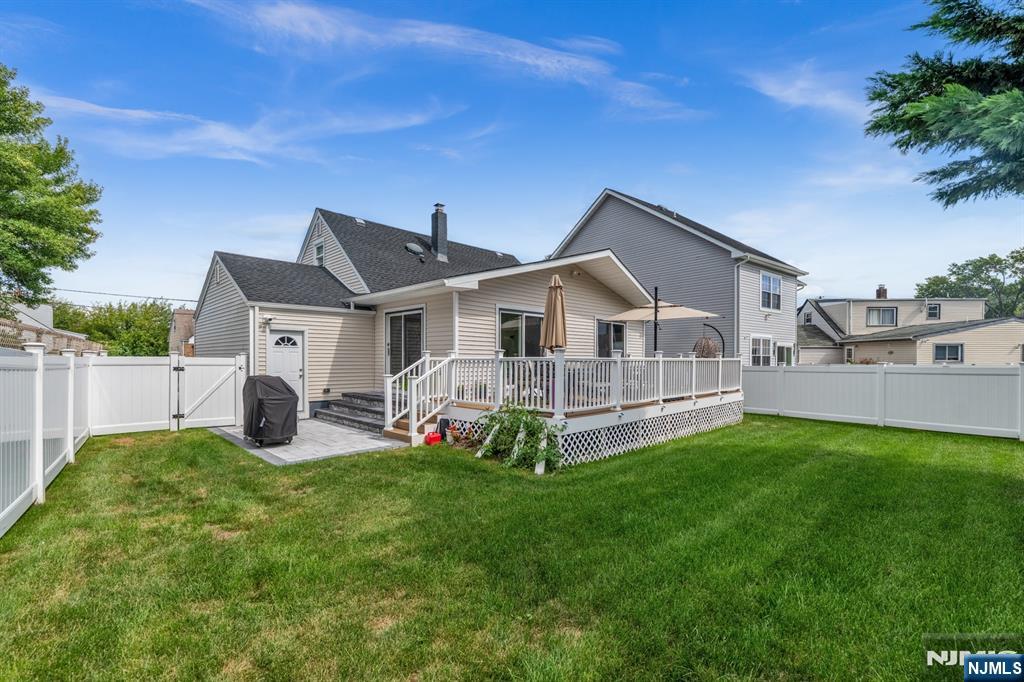 main property photo 21