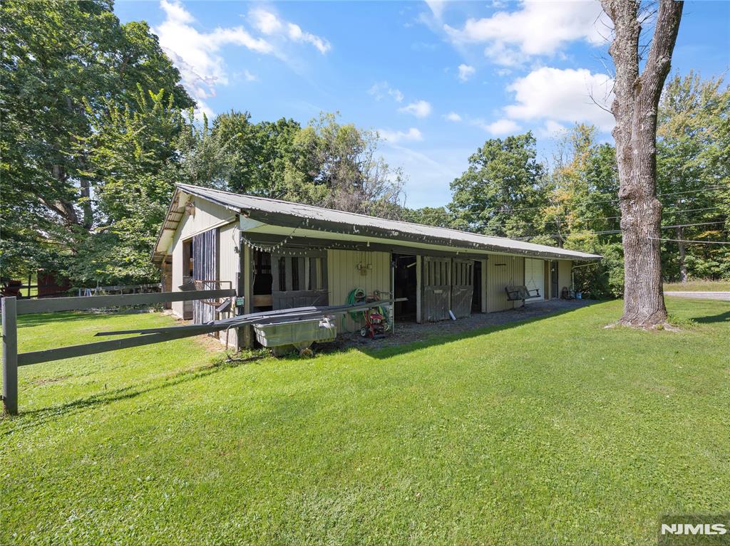 main property photo 37
