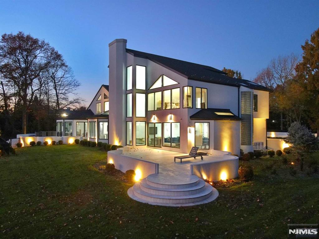 main property photo 45