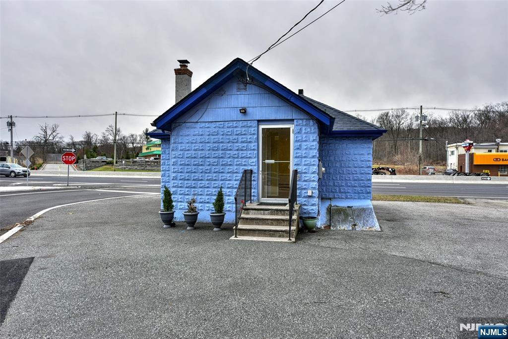 main property photo 13