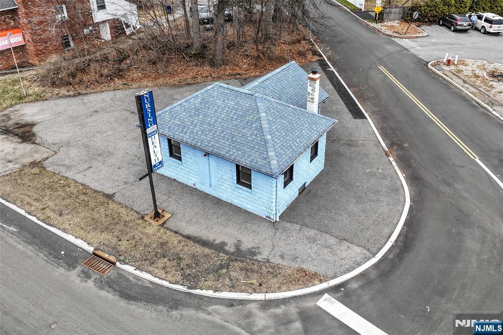 main property photo 31