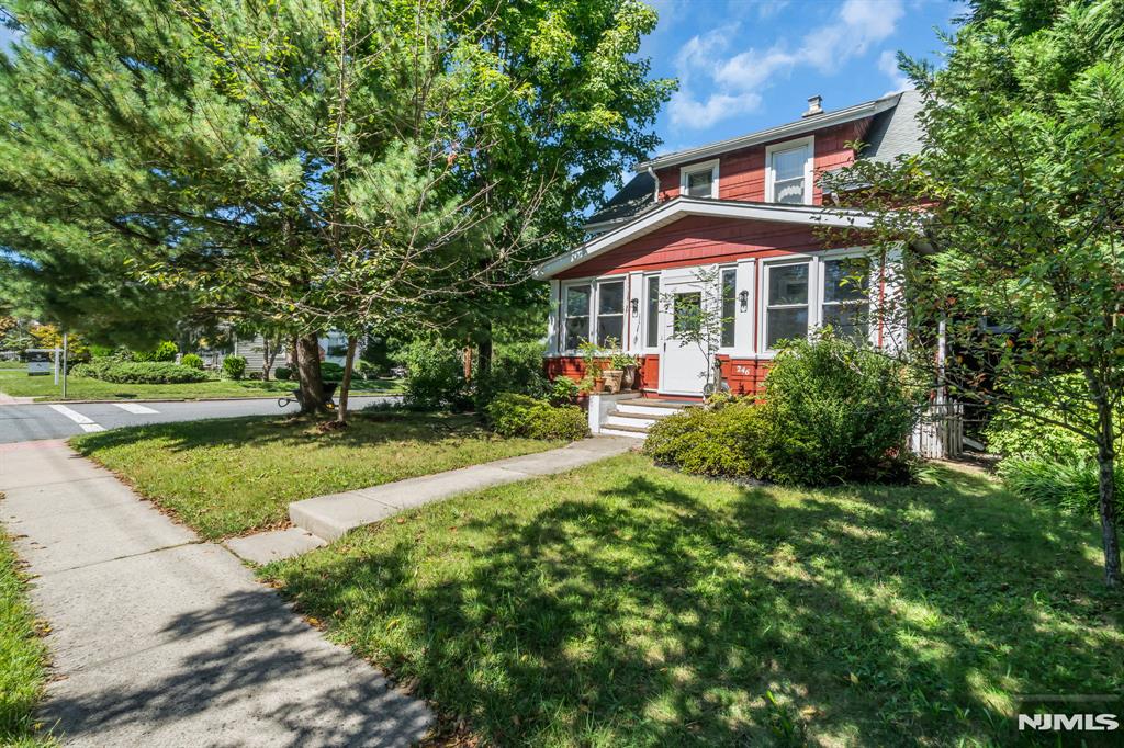 main property photo 31