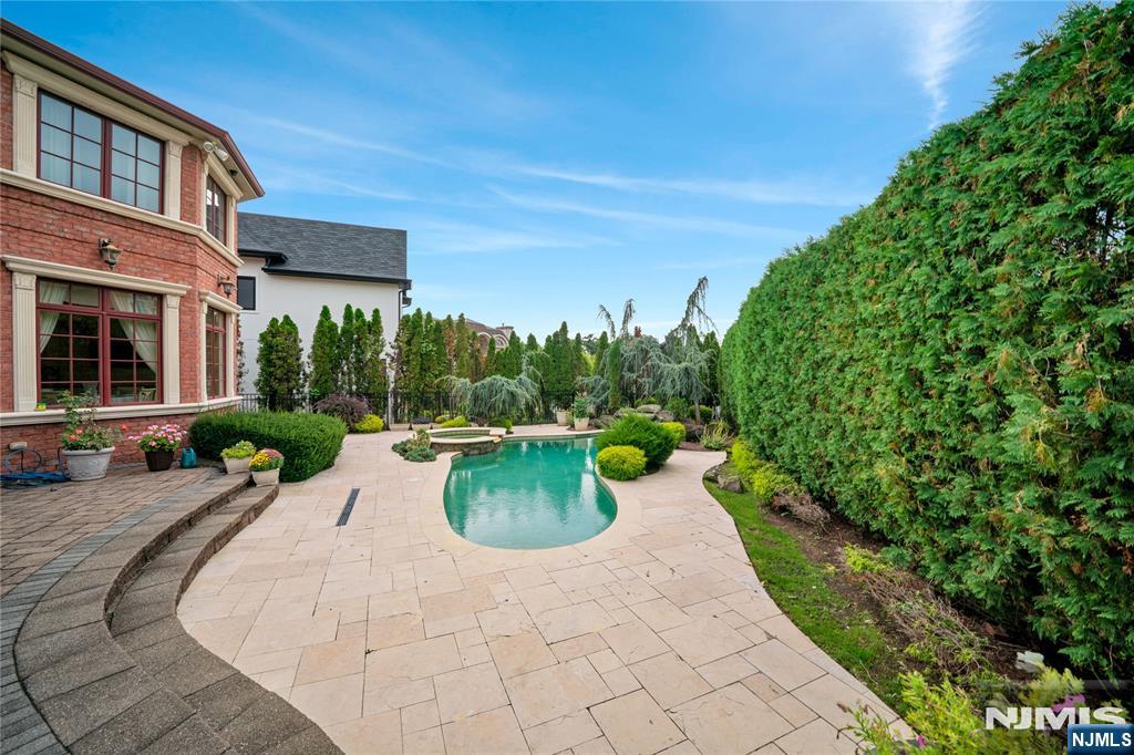 main property photo 42
